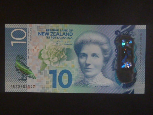 NOVÝ ZÉLAND, 10 Dollars 2015, BNB. B138a, Pi. 192