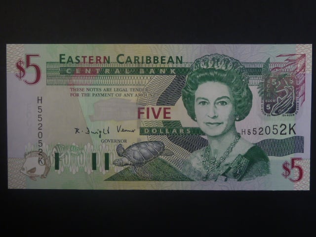 VÝCHODOKARIBSKÉ STÁTY, St. Kitts & Nevis 5 Dollars 2003, BNB. B225k, Pi. 41