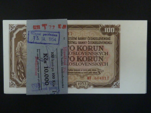 Sto kusů po 100 Kčs 1953 série BT,tiskárna Goznak Moskva