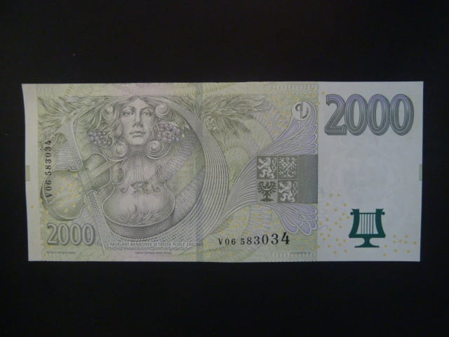 2000 Kč 2007 série V 06