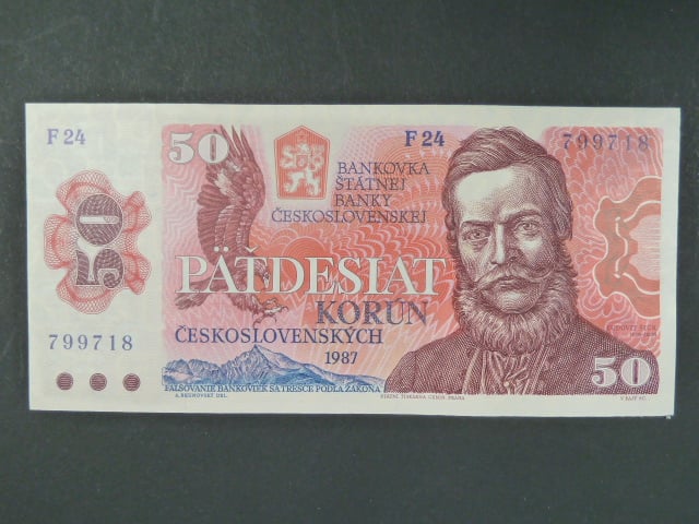 50 Kčs 1987 série F 24, sériové čísla blíž u sebe