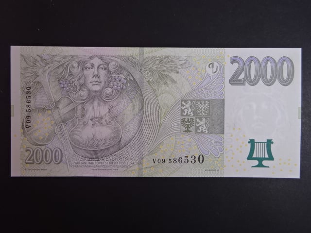2000 Kč 2007 série V 09