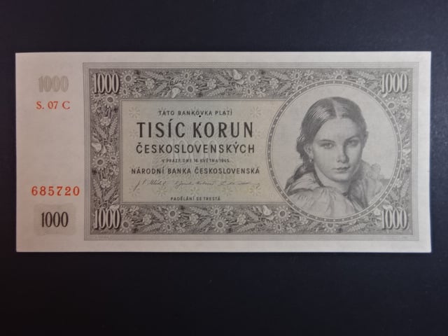 1000 Kčs 1945 série C 07 s perf. 3md nad sebou