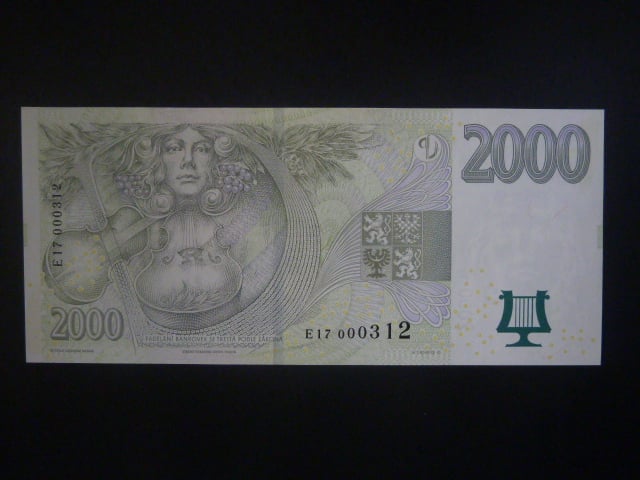 2000 Kč 2007 série E 08