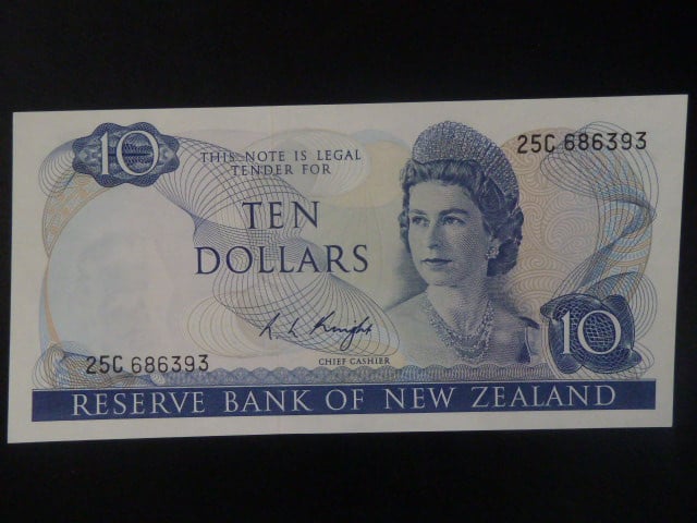NOVÝ ZÉLAND, 10 Dollars 1975, BNB. B113d, Pi. 166