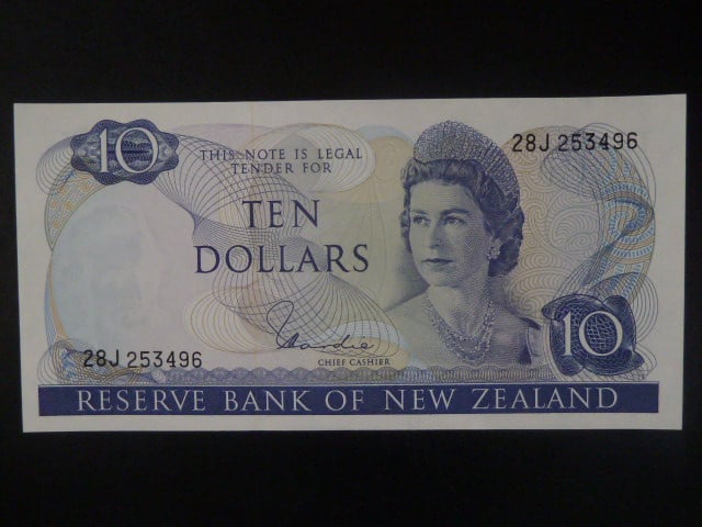 NOVÝ ZÉLAND, 10 Dollars 1977, BNB. B113e, Pi. 166