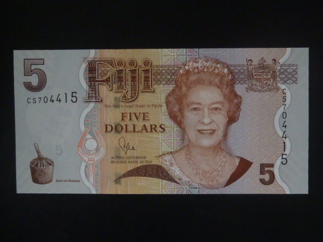 FIDŽI, 5 Dollars 2011, BNB. 521b, Pi. 110
