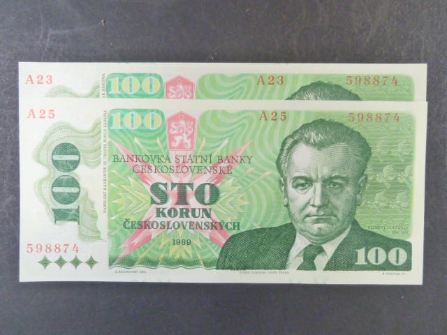 100 Kčs 1989 s. A 23 a A 25 se stejným číslem