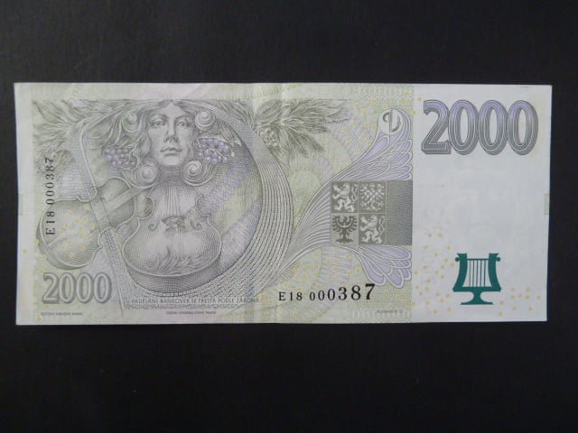 2000 Kč 2007 série E 18 000387