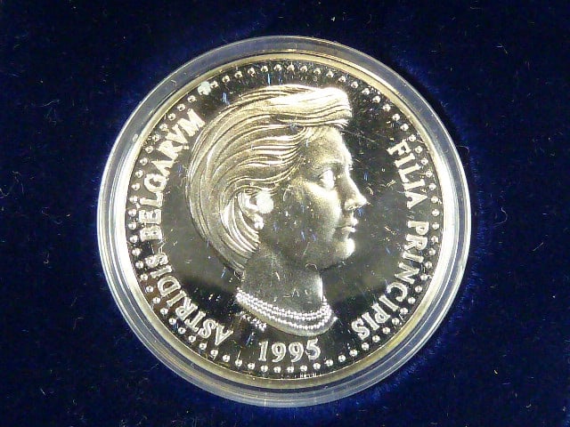 Ag medaile - Astrid Princesse de Belgique, Ag 0,925, 11,5 g, průměr 30mm, náklad 3000ks, certifikát, etue