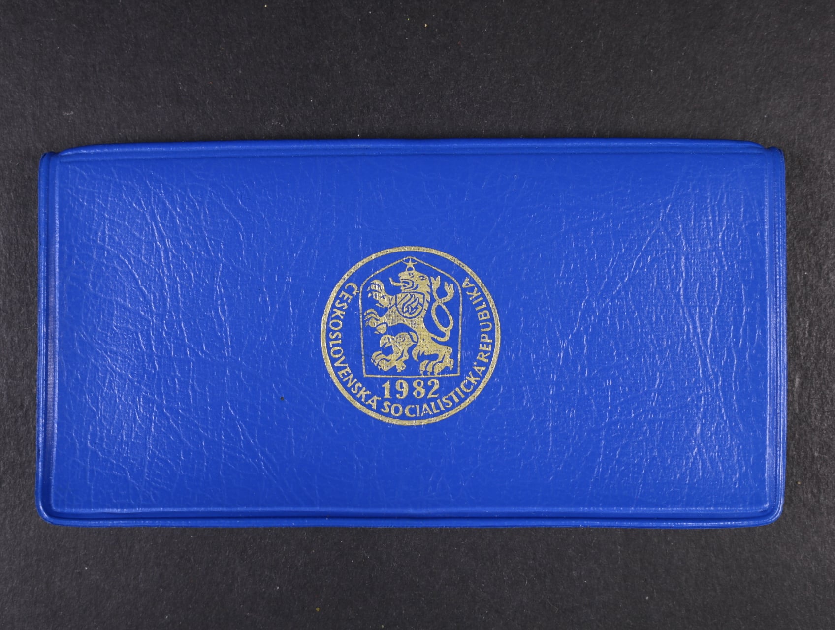 1982 modrý obal