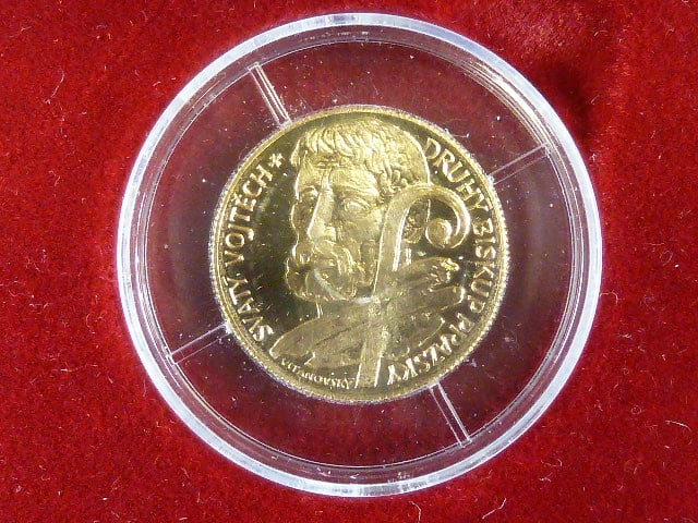 1997 Au medaile (M. Vitanovský) - Sv. Vojtěch, druhý biskup pražský. Portrét, opis/denár, opis, data 997-1997, Vyd. ČNS pob. Praha. Au 0.986 (3,48 g) 19,5 mm, náklad 75 ks
