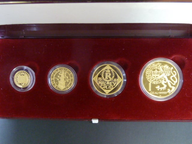 Sada zlatých mincí Koruna česká, 1000 , 2500 , 5000 , 10000 Kč 1997, vše ve společné etui, karty ČNB k sadě nejsou, kvalita proof