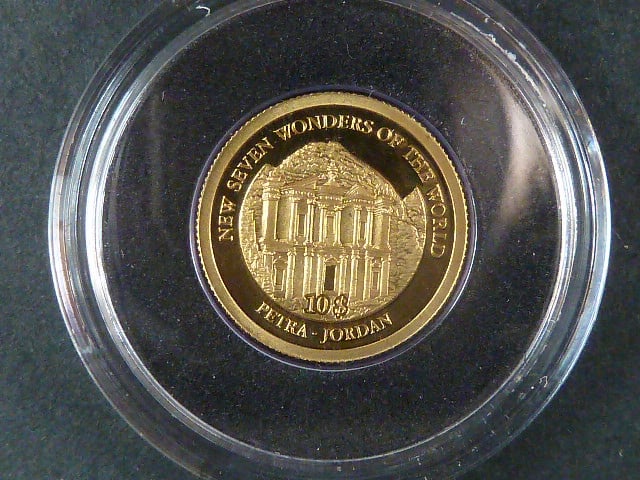 10 Dollars 2009 Město Petra, Au 999/1000, 1g, náklad 7000 ks, průměr 13,92 mm, certifikát