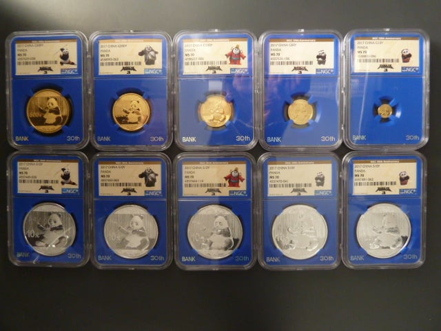 sada Kung Fu Panda, 500, 200, 100, 50, 10 Yüan 2017,  Au 999/1000, 57g, 10 Yüan 2017 Ag 999/1000, 150g, 2x dárková kniha, vše MS 70, dekorativní