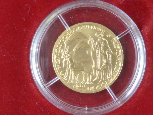 2000 Kč 2001 Rotunda ve Znojmě