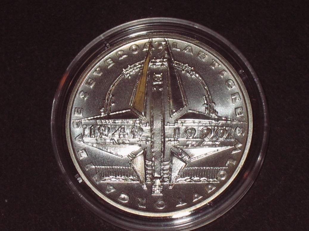 200 Kč 1999, NATO