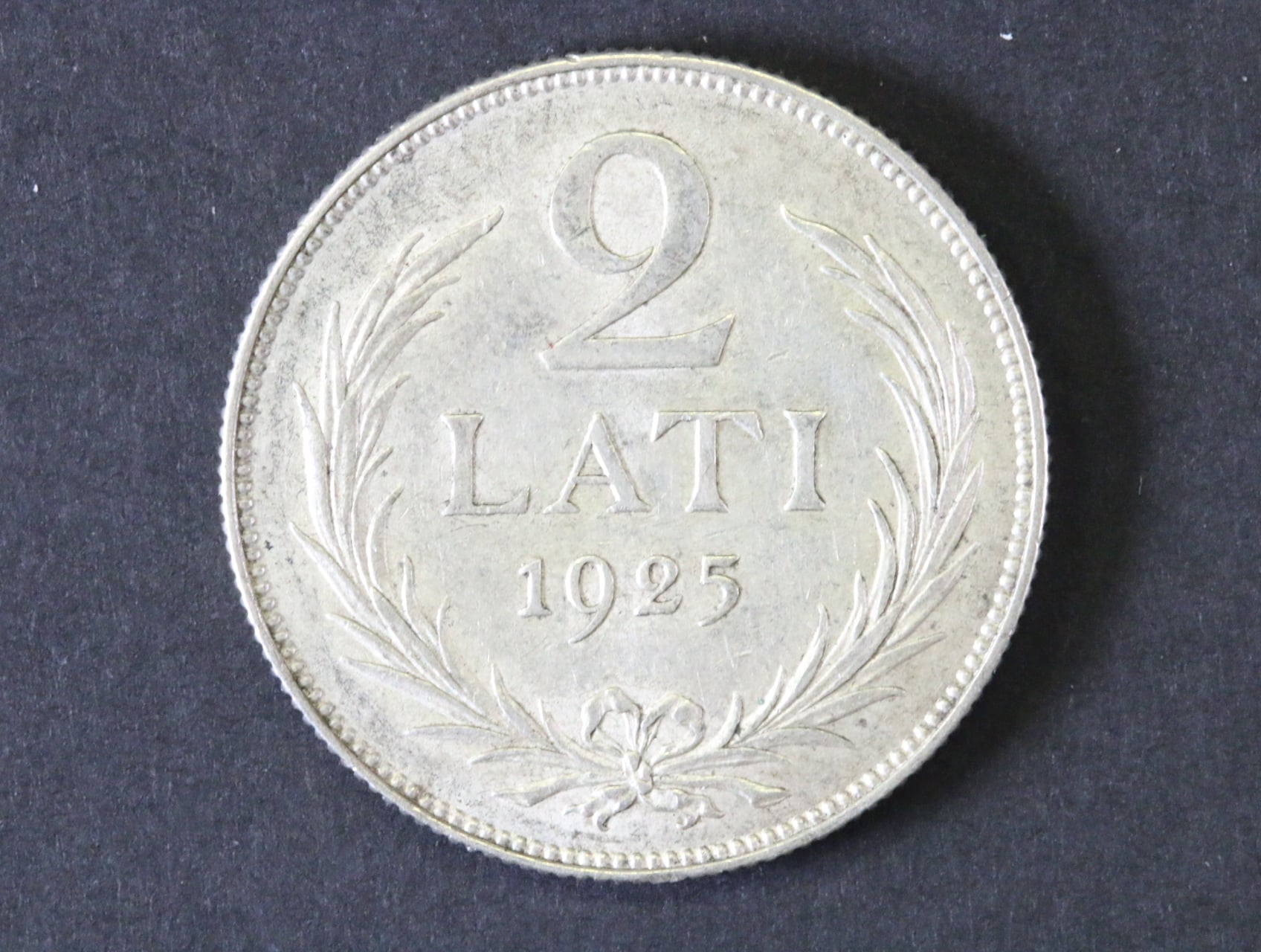 2Lats 1925