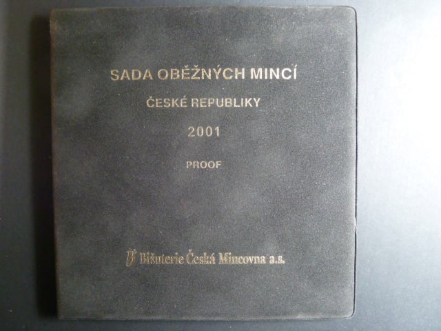 sada 2001 PROOF, náklad 2500 ks, semišový obal