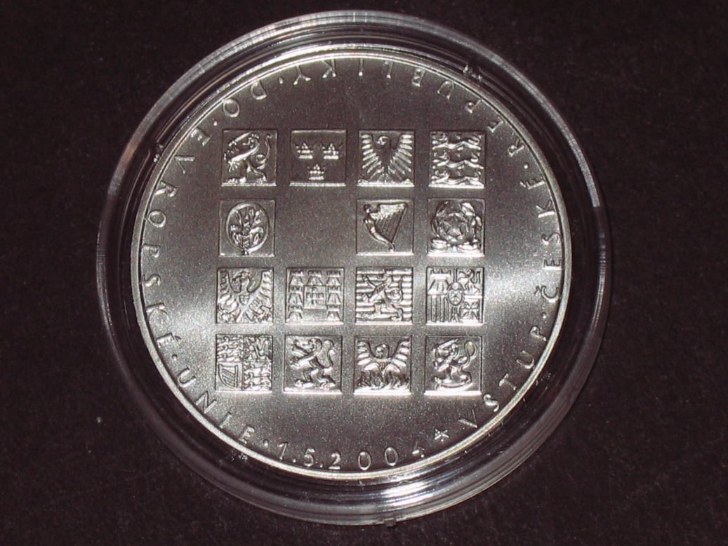 200 Kč 2004 vstup ČR do EU