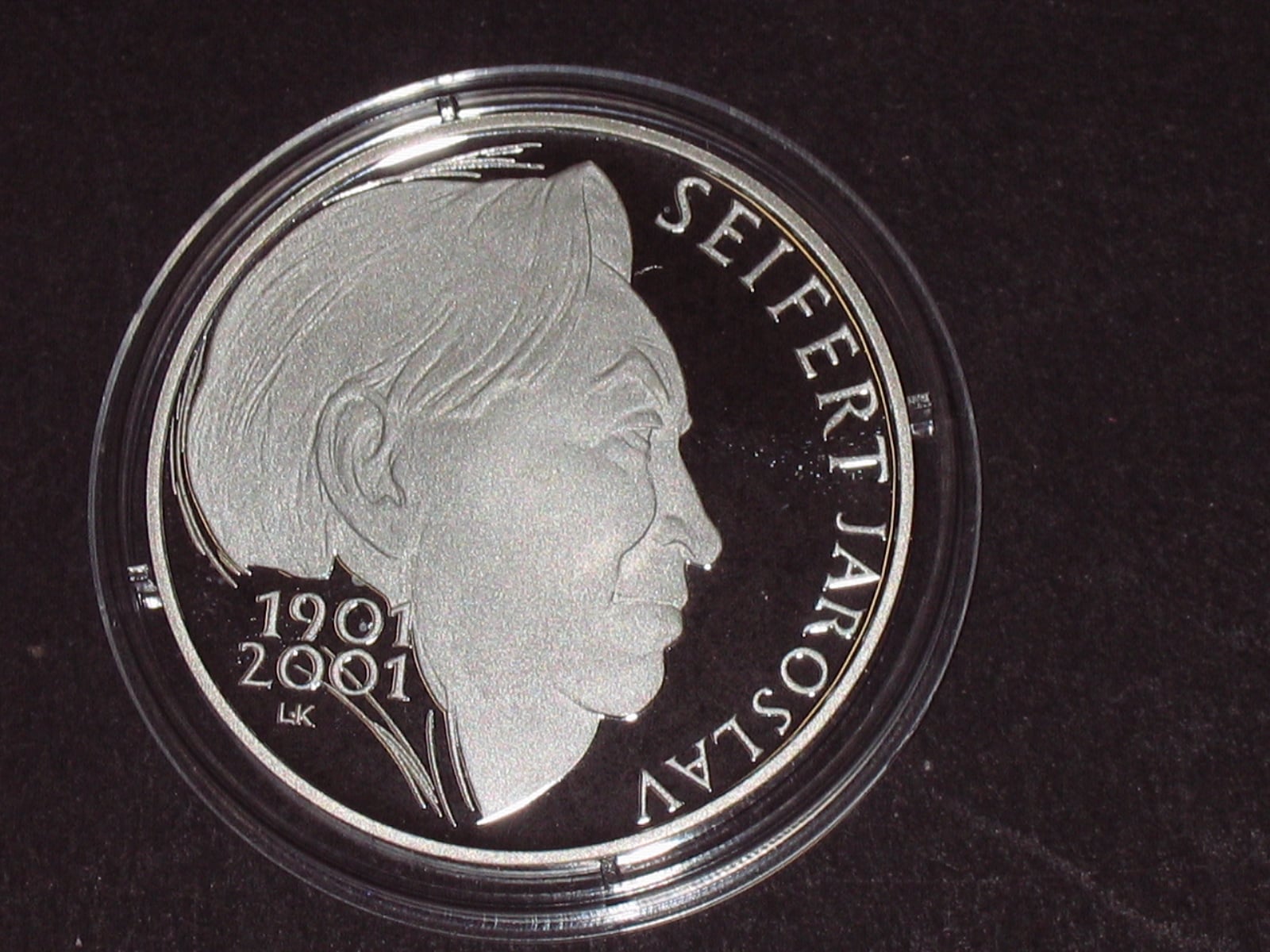 200 Kč 2001 Jaroslav Seifert