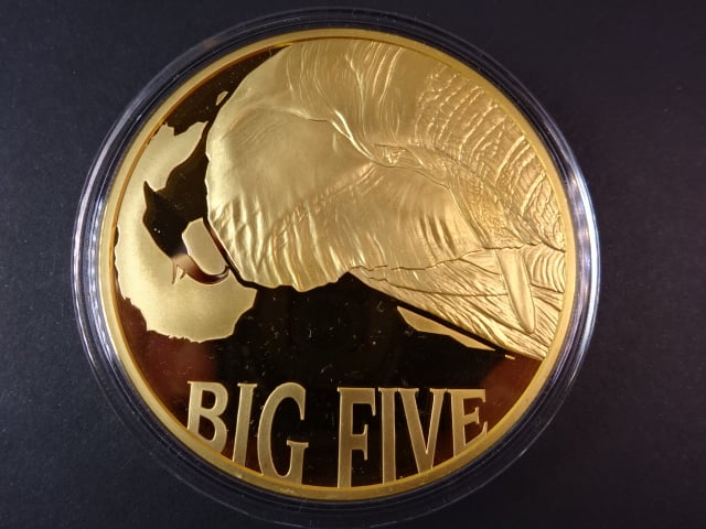 10.000 Francs 2018  Sloni, Au 999, 155,5 g (5 OZ), náklad 50 ks, číslo 50