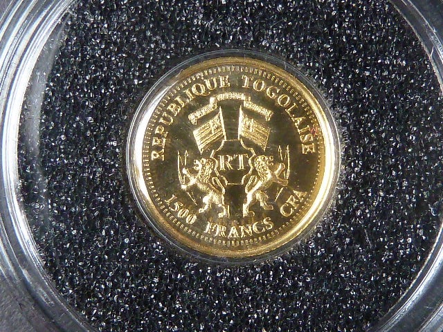 1500 Francs 2007 Nofretete, Au 999/1000, 0,5g, průměr 11 mm