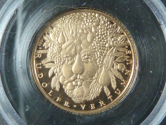 Au Medaile b.l. - V.Oppl Magická Praha - Rudolf II., Au 0,585, 20 mm (2 g), kapsle