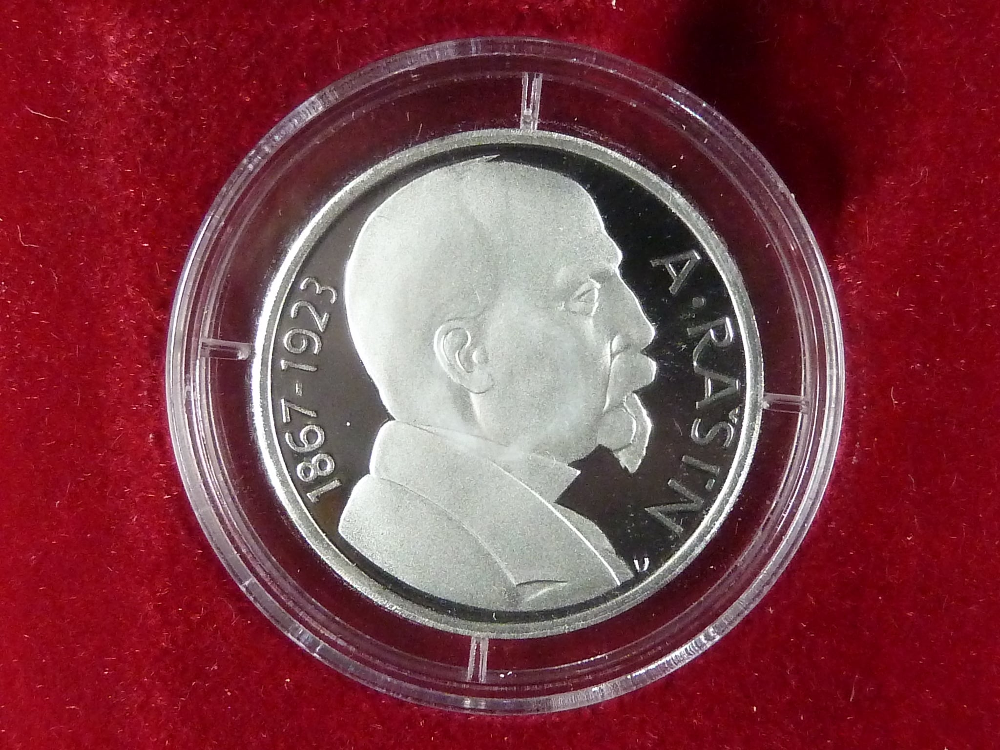 Pt replika 10 Kčs 1992 Rašín, č. 96, puncy, Pt 999, 7,8 g, průměr 24,5 mm, limit 100 ks, etue, certifikát, ražba Kremnica