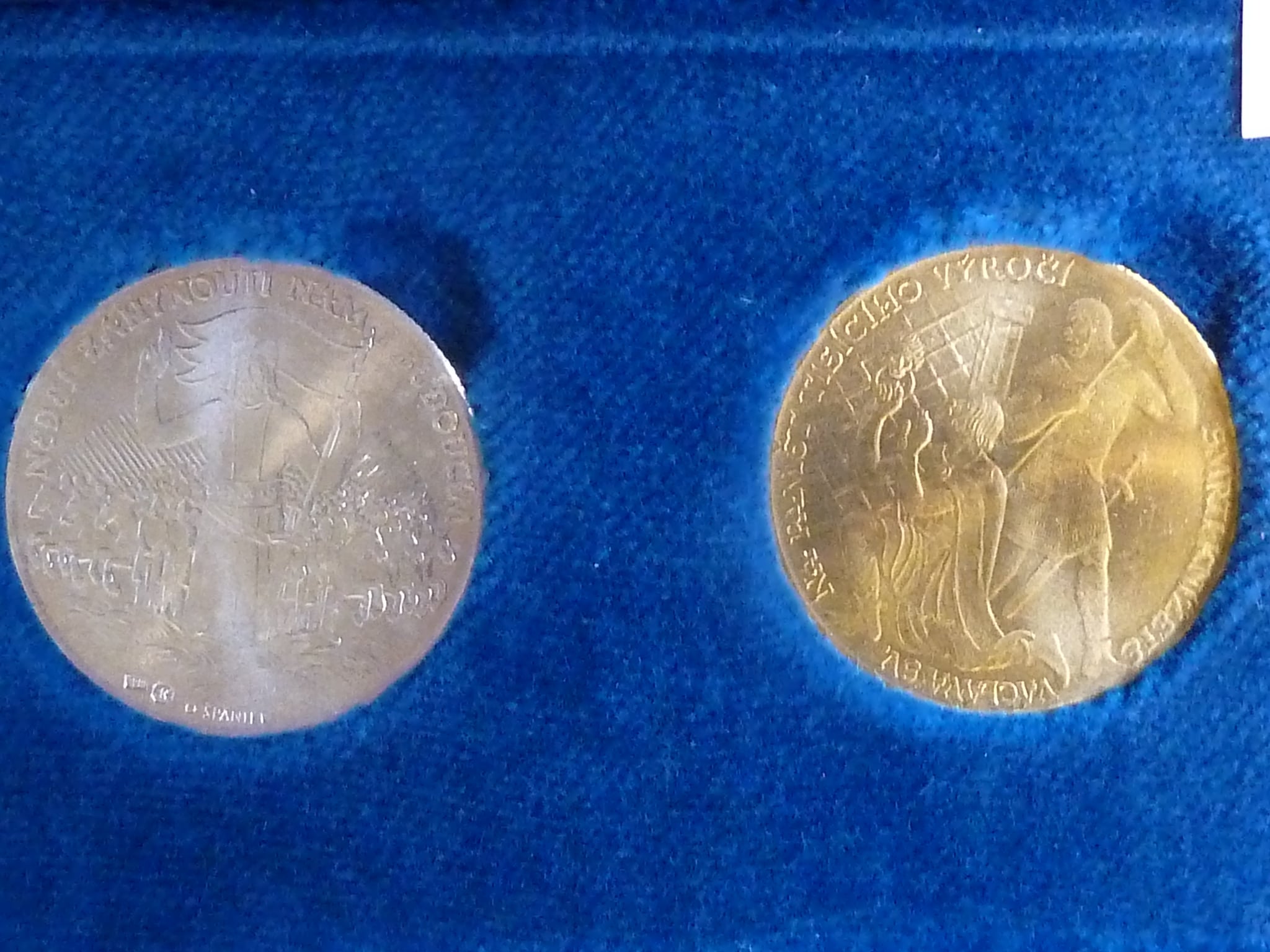 Sada medailí na 1000.výročí smrti sv. Václava 2017, Mincovňa Kremnica, Au 0.986, 10 g, Ag 0.999, 10 g, náklad 120 ks, číslované certifikáty, číslo "53" , společná etue, certifikáty, celkem