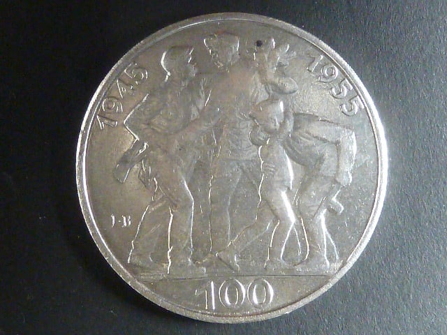 100 Kčs 1955a, 10. výročí osvobození ČSSR, varianta signatury A