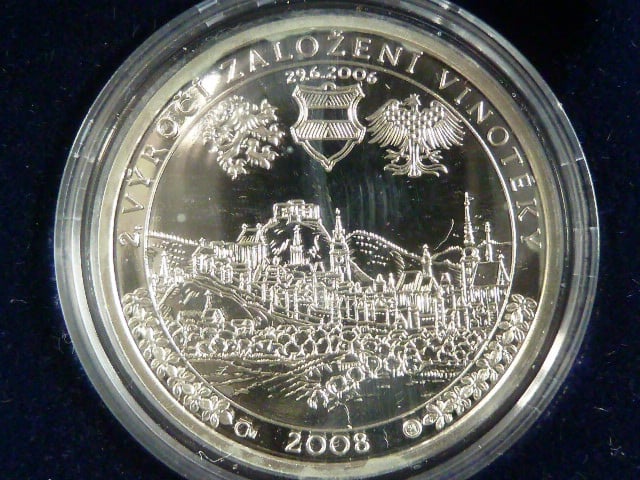 pamětní medaile 2008 Klub královny Elišky - II.výročí založení vinotéky, Ag999, 16g, hrana s opisem, číslovaná č.69, náklad 100 ks