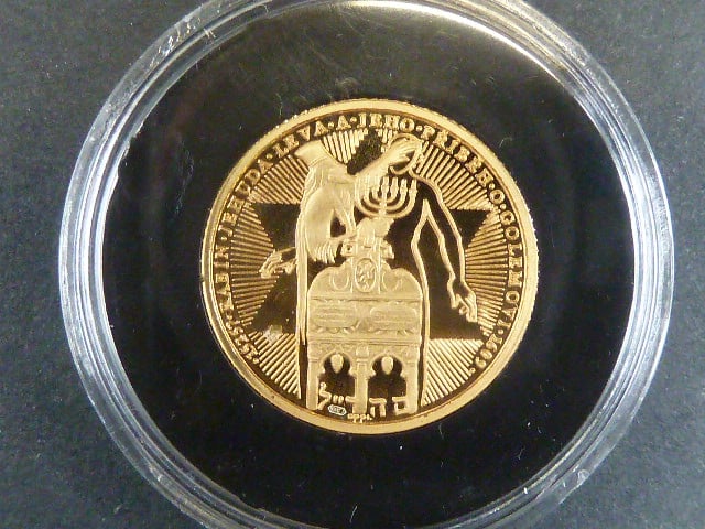 Zlatá  medaile z cyklu Magická Praha - Příběh Golema, Ag 0,586, 2g, průměr 18 mm, certifikát, etue