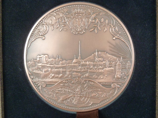 AE medaile střelby Brno 1892, Cu, 100 mm, 872 g, náklad 100 ks, ražba Česká mincovna 2024, etue, certifikát