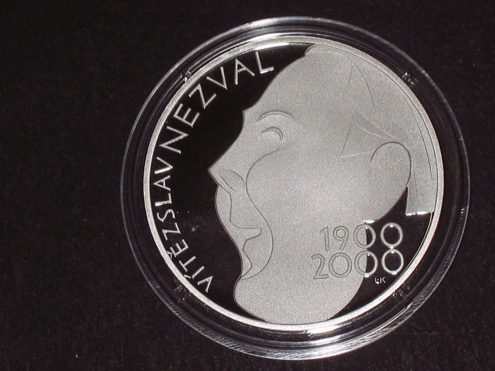 200 Kč 2000, V. Nezval