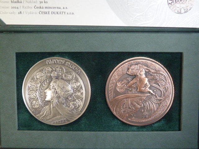 Ag + Cu pamětní medaile Zbyňka Fojtů - Alfons Mucha, Ag 999/Cu, 155.5 g/120 g, průměr 60 mm, ražba Česká mincovna 2023, náklad 30 ks, etue, certifikát
