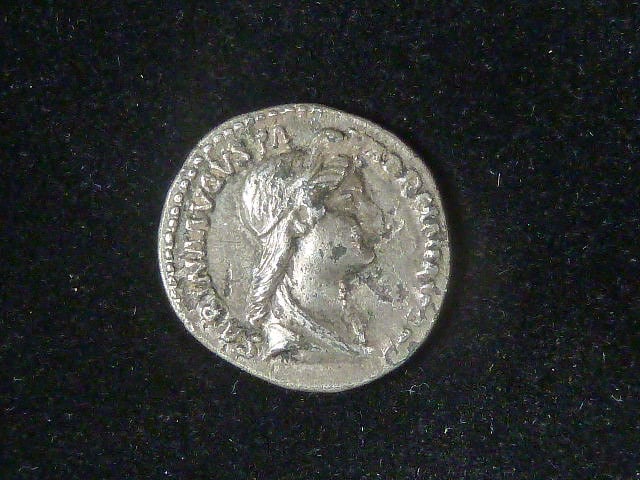 Denár, rok 136 n.l. - Vibia Sabina