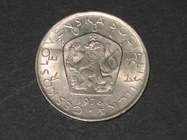 chyboražba, 5 Kčs 1978 prasklý střižek - dutá mince