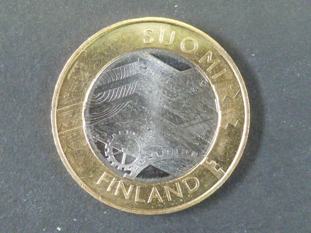Finsko 5 EUR 2011 pamětní bimetal motiv 4
