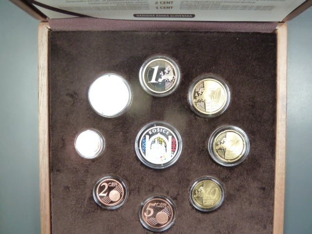 2013 sada Košice, kvalita proof v dřevěné etui, náklad 1500 ks, certifikát
