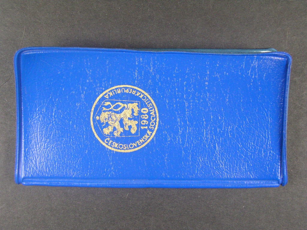1980 modrý obal