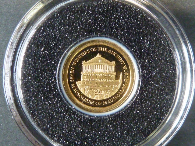 5 Dollars 2011 Mausoleum, Au 0,585, 0,5g, náklad 5000ks, průměr 11 mm, KM 192
