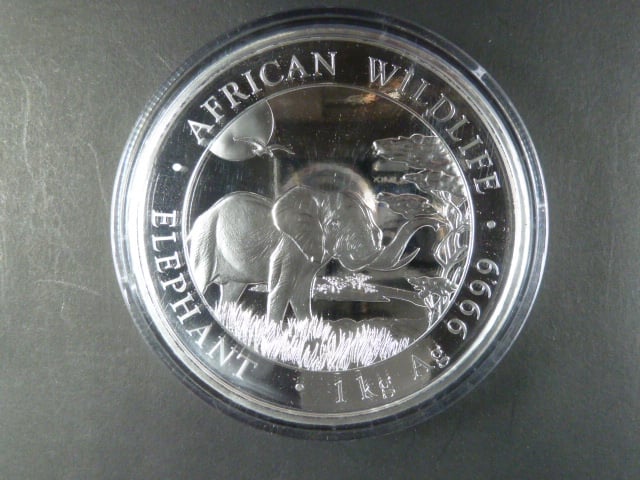 2000 Shillings 2016- 1 Kg Ag - sloni, kvalita proof, Ag 999/1000, 1000g, etue