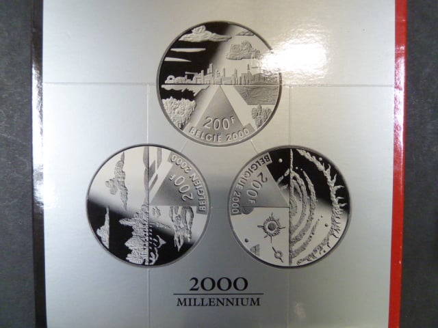 oficielní sada 3x 200 Francs Millenium 2000oficielní sada mincí 3x 200 Francs 2000 Millenium - Albert II., papírový obal, bezvadná kvalita