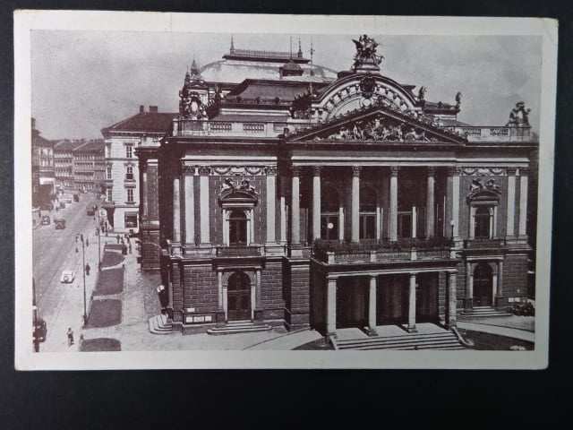 Brno - Malinovského nám. (Theaterplatz) Zemské divadlo, prošlá 1953