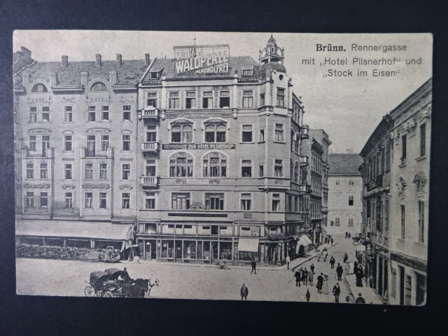 Brno - Jakubské náměstí (Jakobsplatz) Plzeňkský dvůr, neprošlá