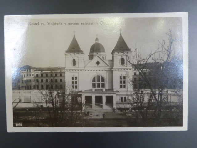 Praha Dejvice, fotopohlednice kostel sv. Vojtěcha, neprošlá