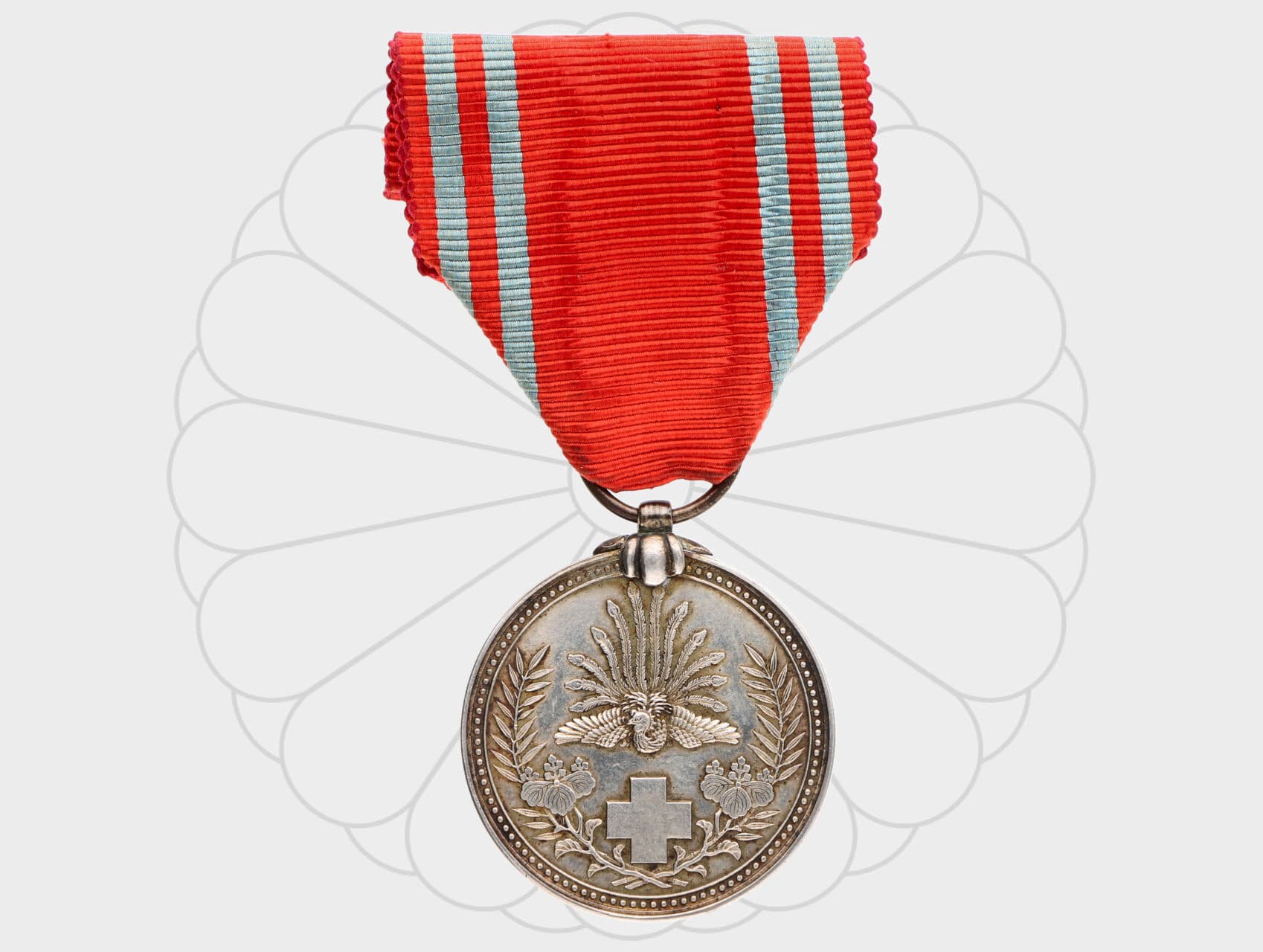 Záslužná medaile Červeného kříže, stříbro, nepuncováno, původní stuha..