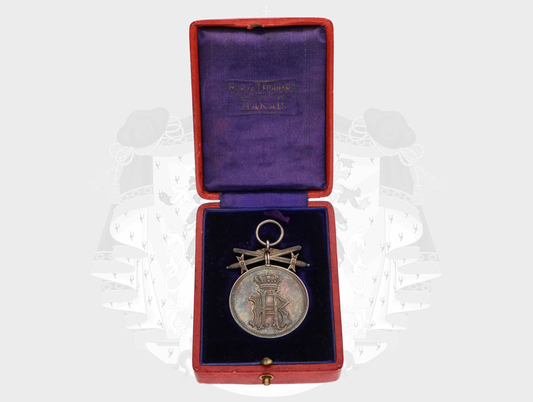Stříbrná medaile Za zásluhy s meči, období 1909-1918, původní etue