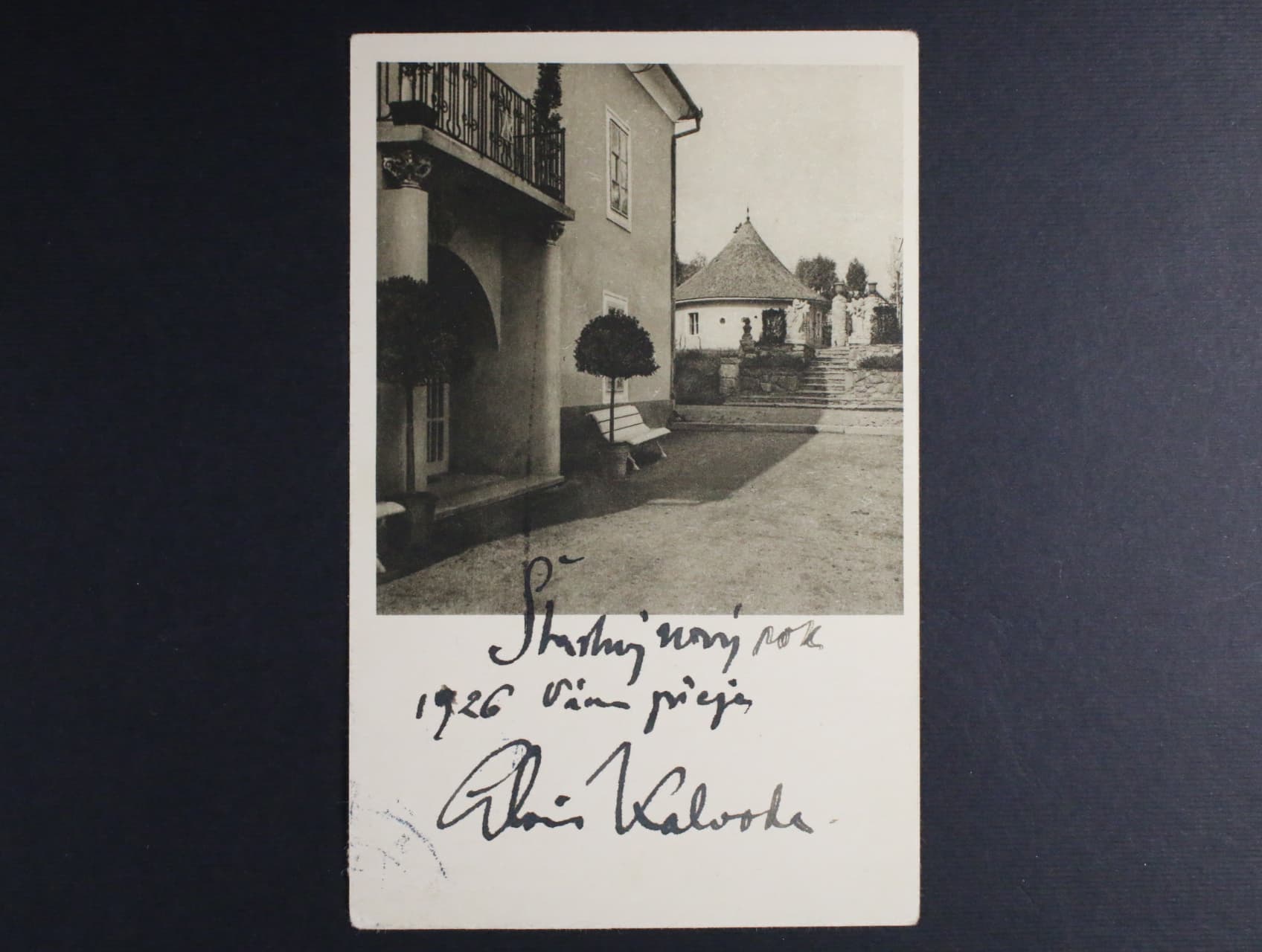 Kalvoda Alois 1875 - 1934, český impresionistický malíř a grafik - pohlednice Kalvodův zámeček v Běhařově na Šumavě s přáním a vlastnoručním podpisem v r. 1926